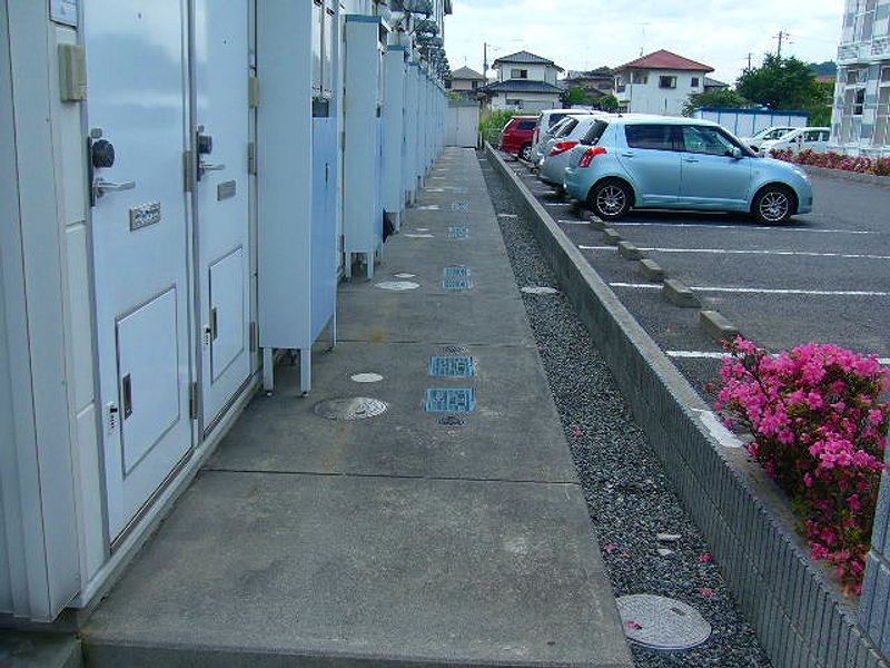 レオパレスかしまＳ 玄関