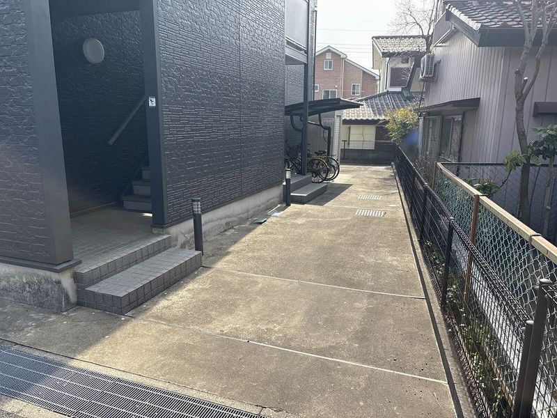 レオパレスアルテⅢ エントランス