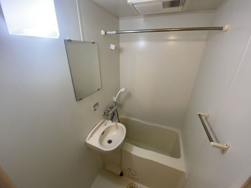 leopalace Arasaki Bathroom