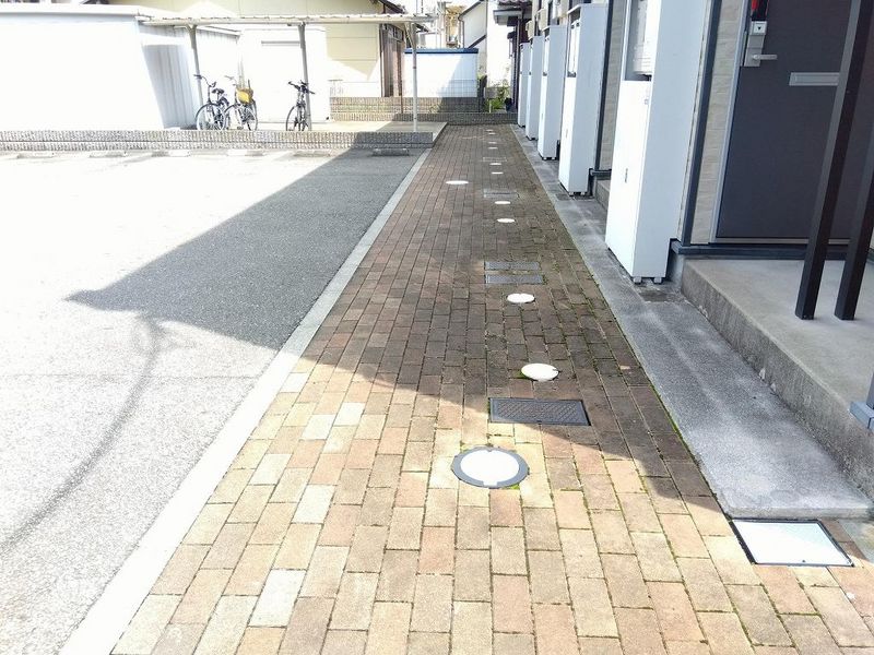 レオパレスピュア エントランス