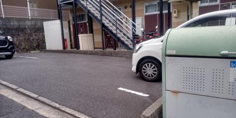 レオパレスコットンハウス 駐車場