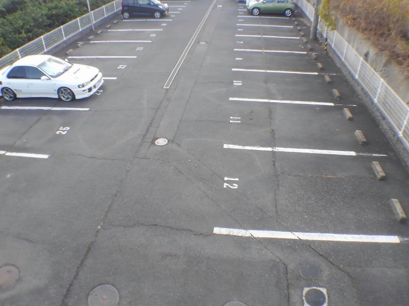 レオパレスクラウド 駐車場