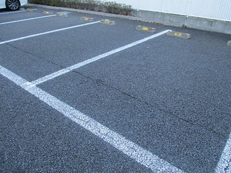レオパレスケリュスＡ 駐車場