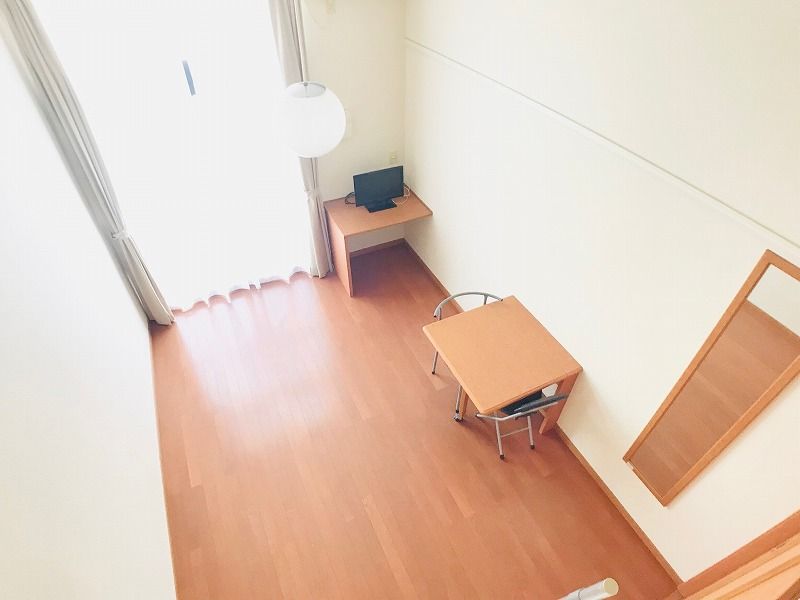 レオパレスリブラ 居間