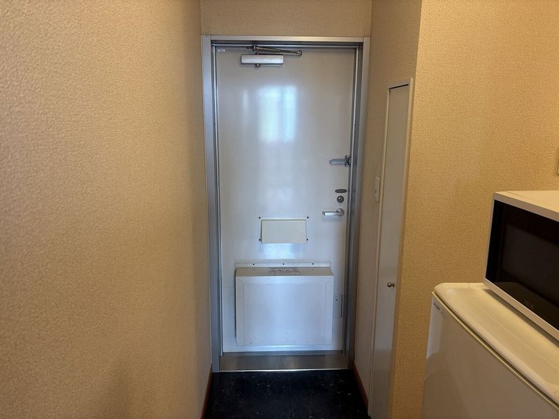 レオパレスシンメイハイツ２ 玄関
