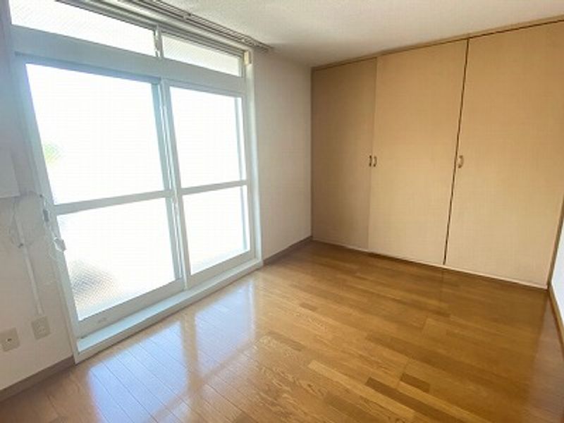 レオパレスＣＲＥＣＥＲ 居間