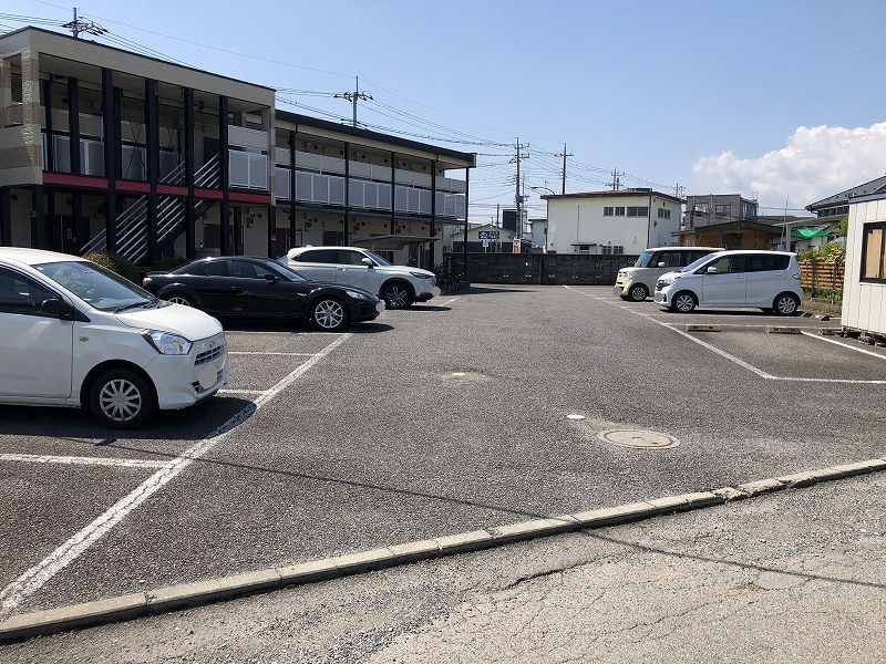 レオパレスＤＡＹ　ＤＲＥＡＭ 駐車場