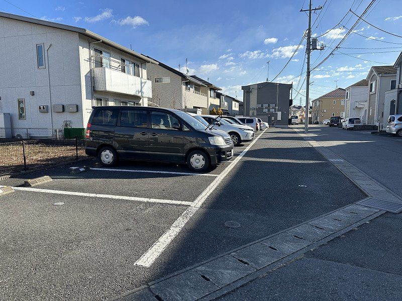 レオパレス陽菜ハイツ 駐車場