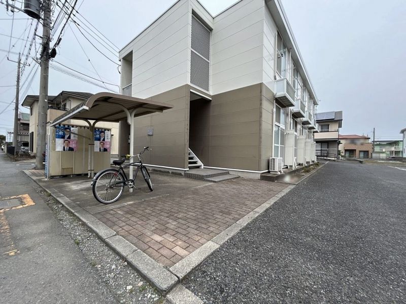 レオパレス司 エントランス