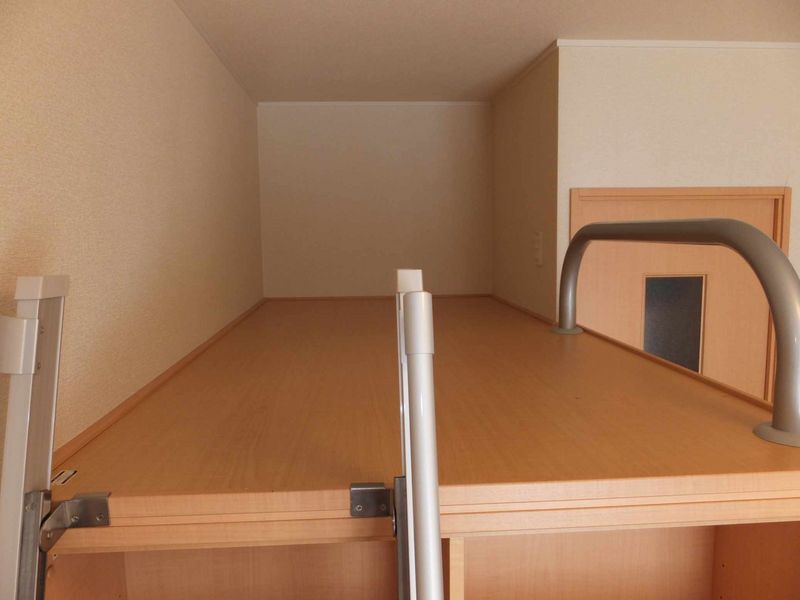 レオパレスプラスパＢ 寝室