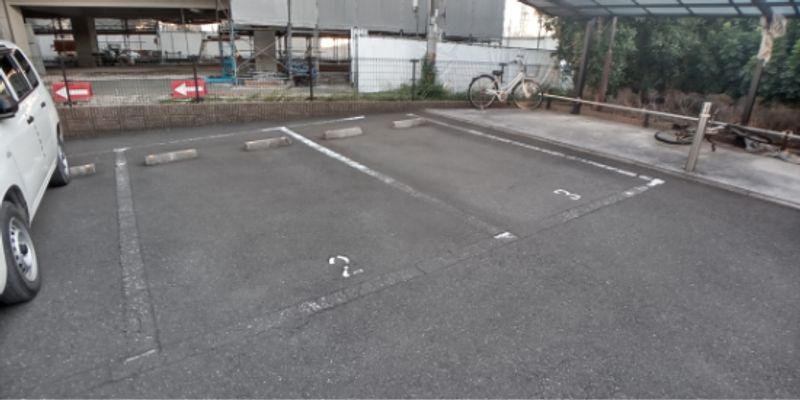 レオパレスいもじまち 駐車場
