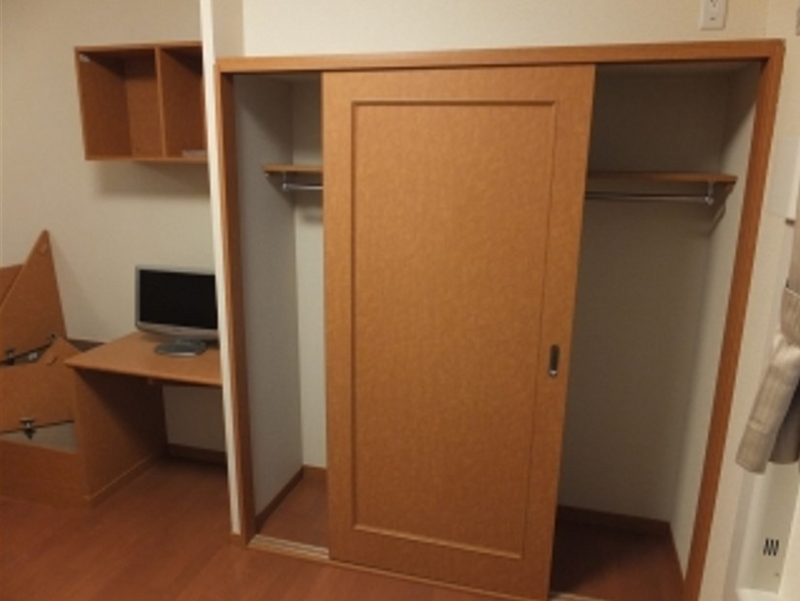 レオパレスアルテート 収納