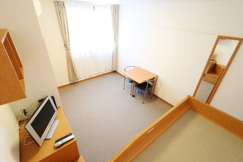 レオパレスクレド六甲 居間