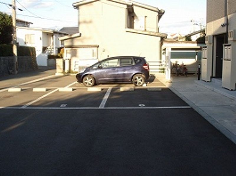 レオパレス高松 駐車場