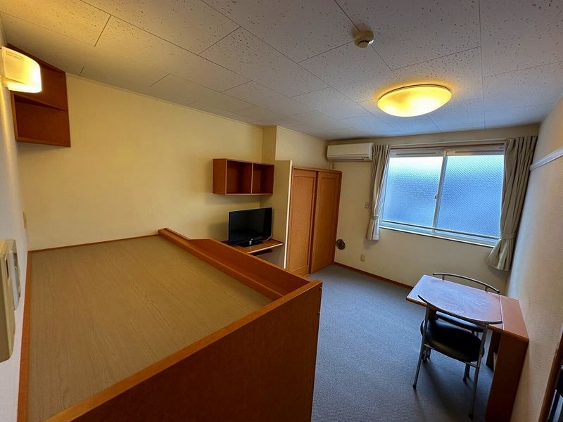 レオパレスリバーサイド西水元 居間