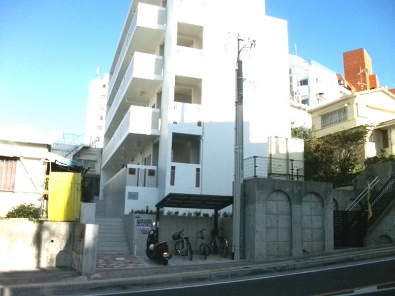 レオパレスヒルサイド松尾Ⅱ エントランス