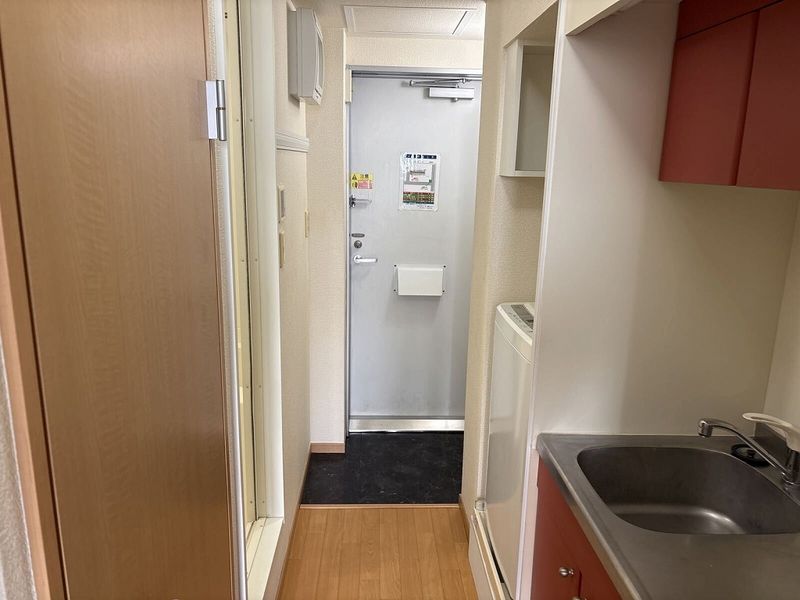 レオパレスクイント 玄関