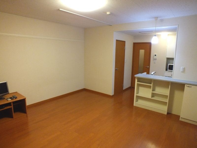 レオパレスあすみが丘ハイランド 居間