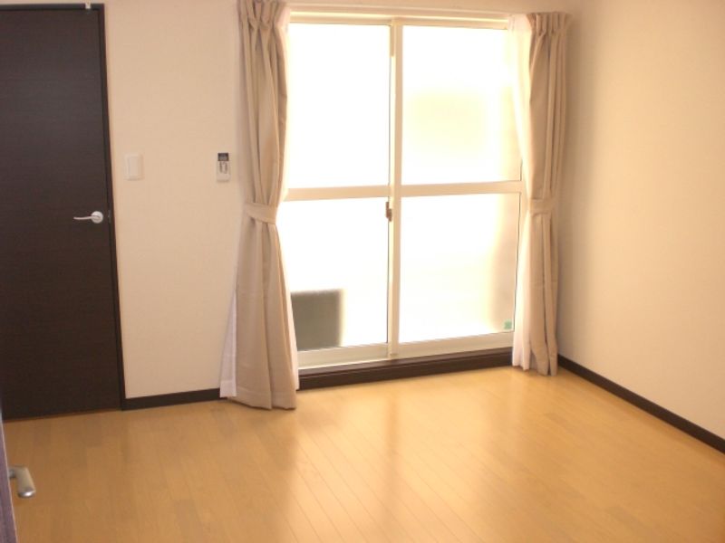 レオネクスト八田西 居間