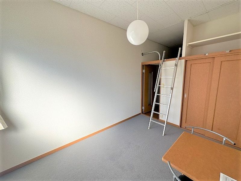レオパレスペンディオ 居間