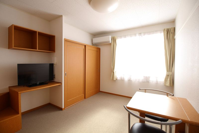 レオパレスオアシス 収納