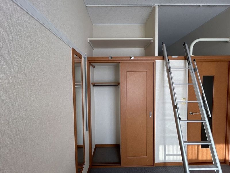 レオパレスグランプラス 収納