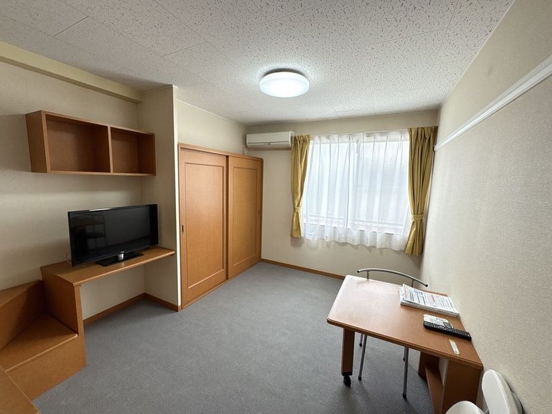 レオパレスディアマンテ 居間