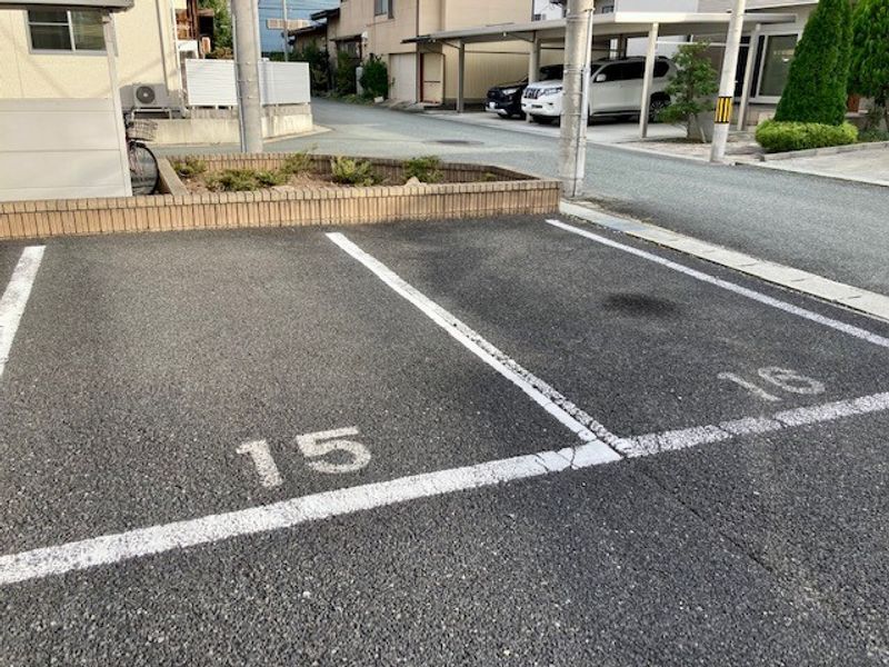 レオパレス山形駅西 駐車場