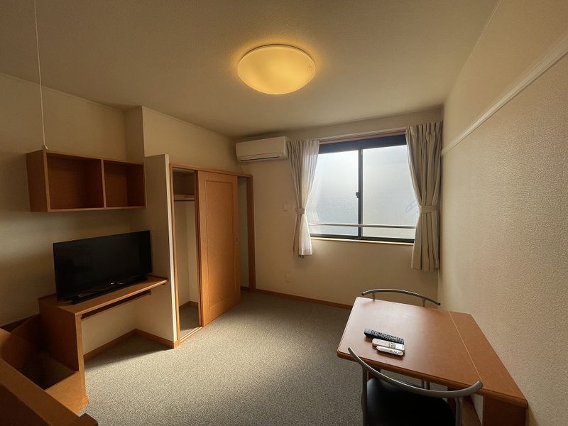 レオパレスアフロディーチ 居間