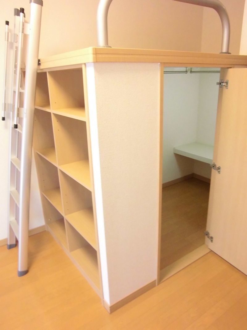 レオパレス角 収納
