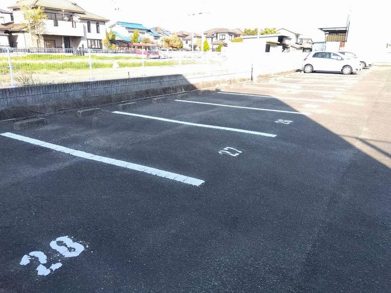レオパレスＡＳＴｃ．ＤＡ 駐車場