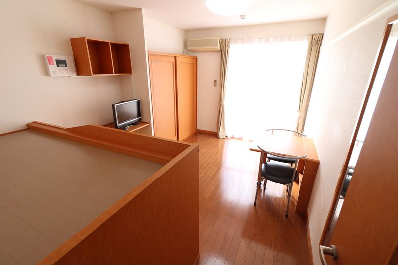 レオパレスＬＡＫＥ　ＣＩＴＹ 居間