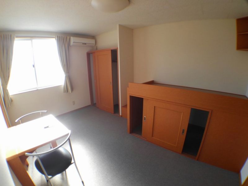 レオパレスボヌール 居間