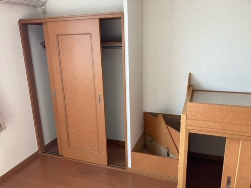 レオパレスエステートカズⅡ 収納
