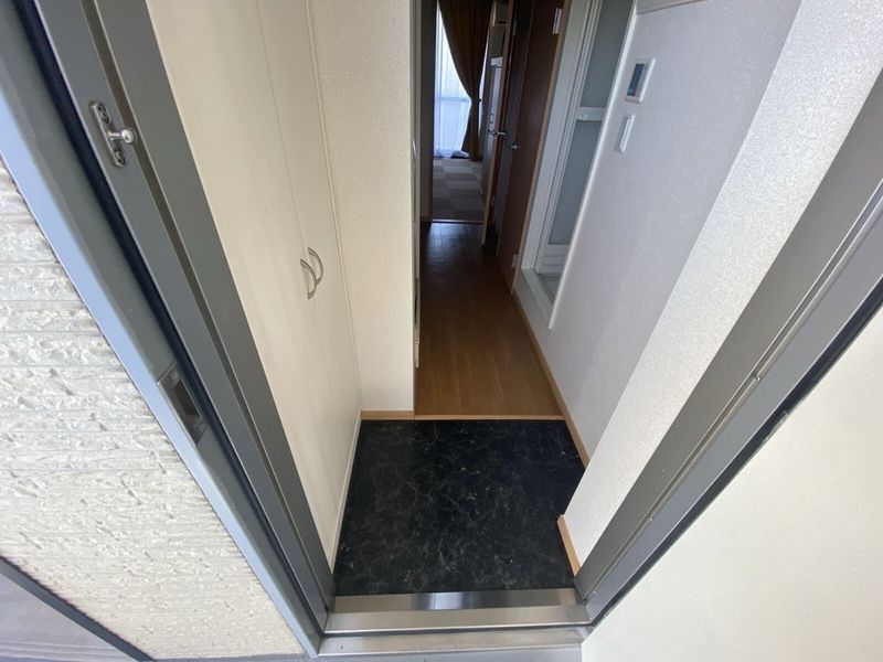 leopalace Y Urasato Entrance