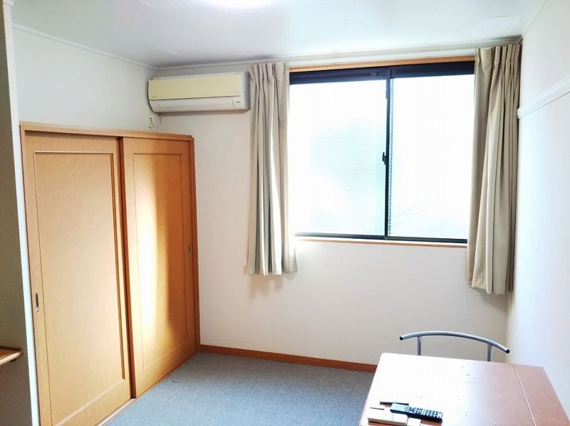 レオパレスヤマヒコ 居間