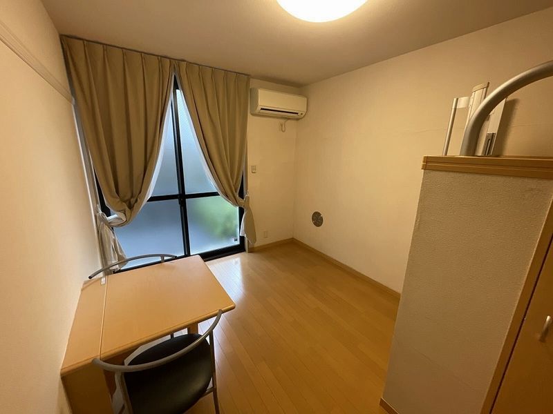 レオパレスダックス 居間