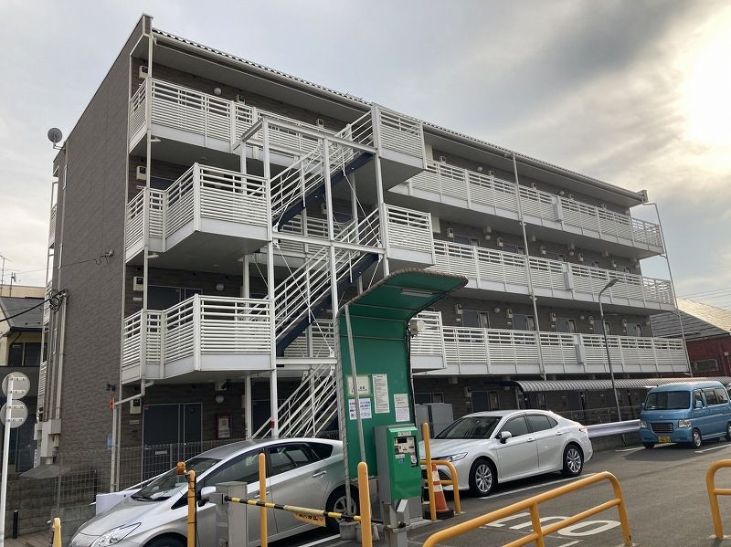 レオネクストラグレージュⅢ 駐車場