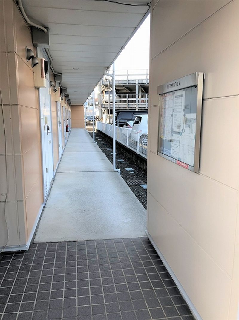 レオパレスアルファ エントランス