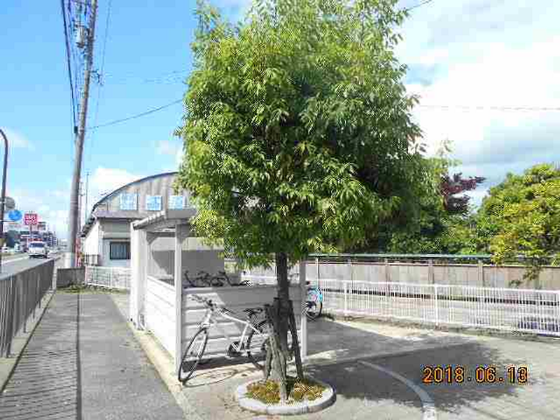 レオパレスアーレ　ハイ　ネセン 庭