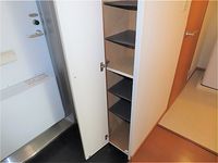レオパレスエスポワールシャトー 玄関