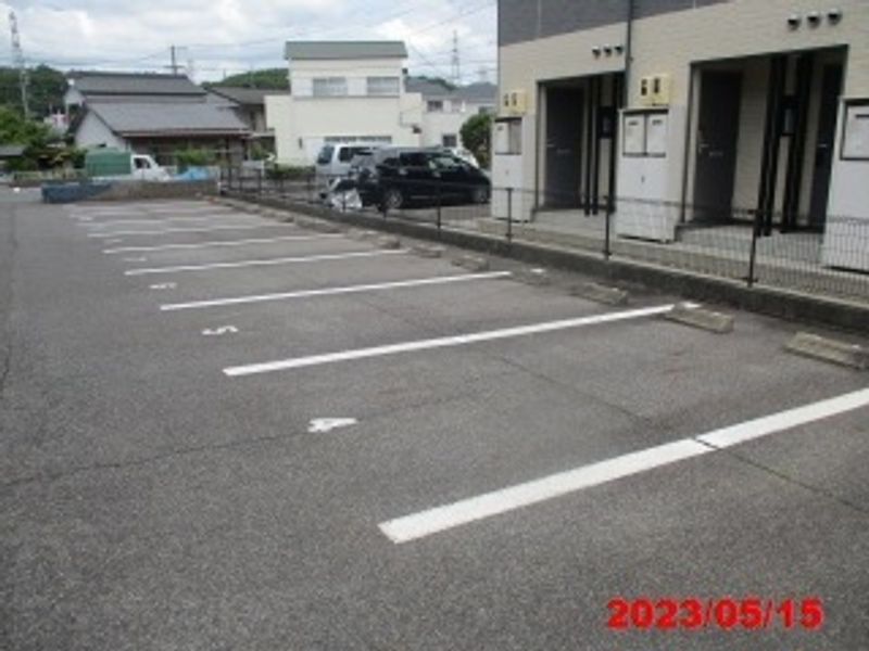 レオパレス太陽 駐車場