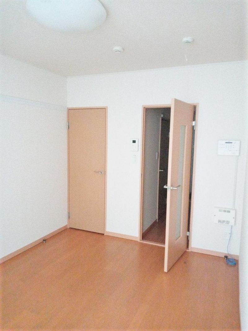レオパレスカリン 居間