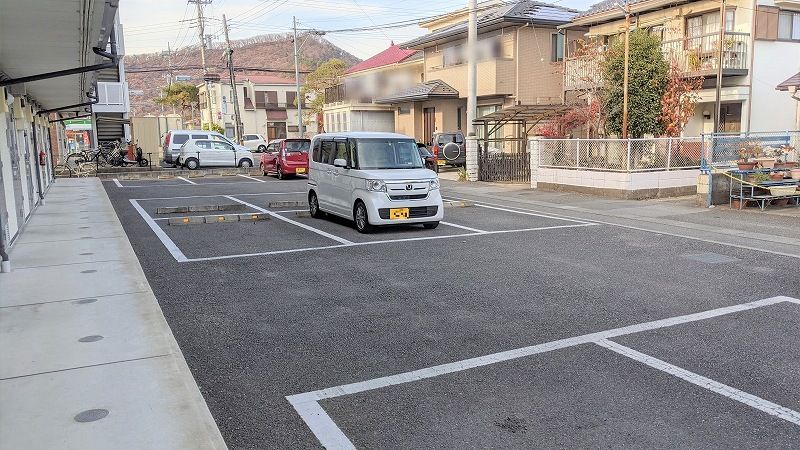レオパレスＭＩＹＵ０４ 駐車場