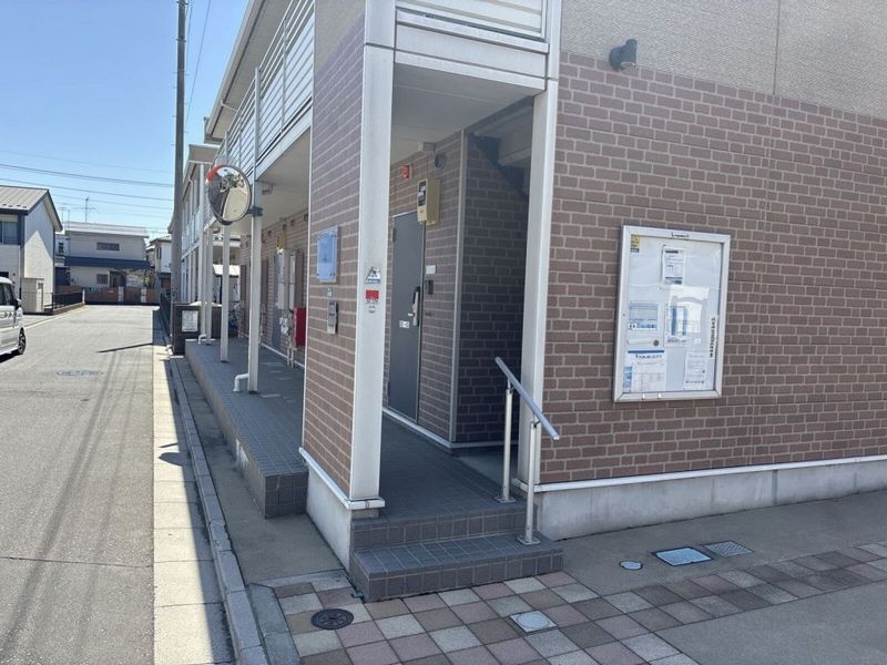 レオネクストコヅチⅤ エントランス