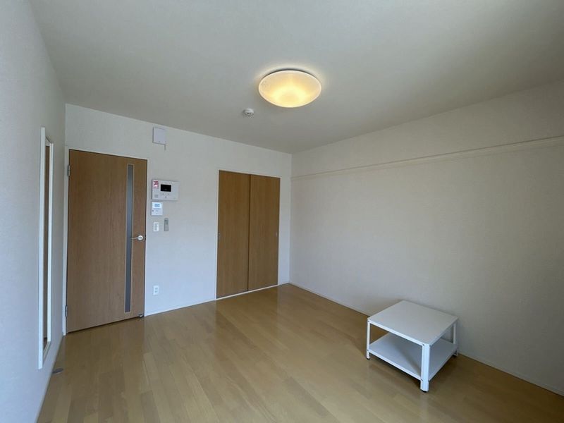 レオパレスヤチヨ 居間