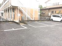 レオパレスル・カノン 駐車場