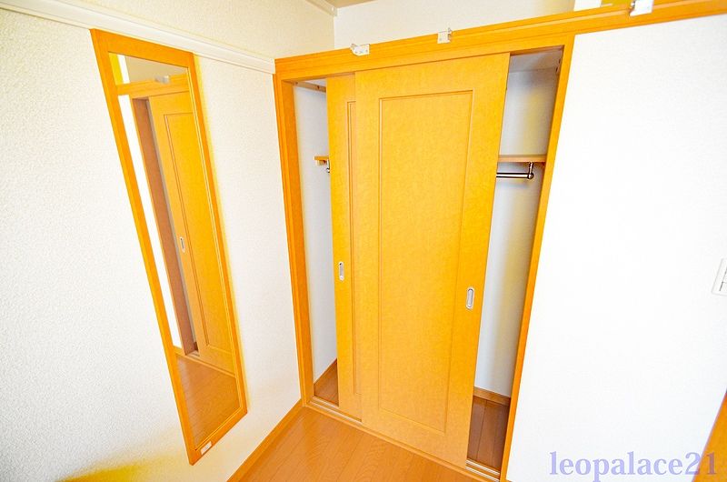 レオパレスメローネⅥ 収納