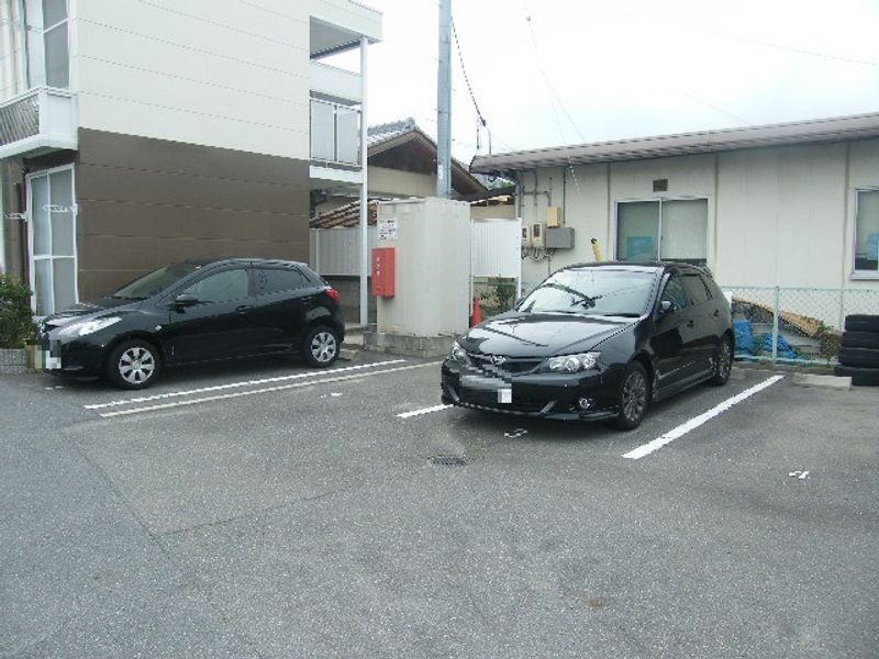 レオパレスＨ．Ｈ．Ｋ 駐車場