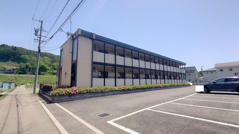 レオパレス平出 外観